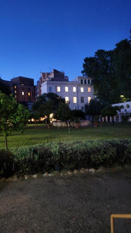 Хостел Borgo Ripa Urban Travel Рим Экстерьер фото