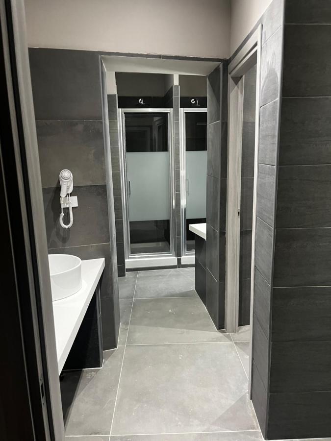 Хостел Borgo Ripa Urban Travel Рим Экстерьер фото