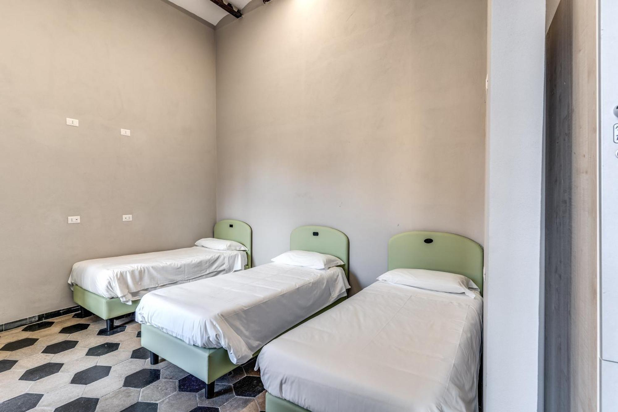 Хостел Borgo Ripa Urban Travel Рим Экстерьер фото
