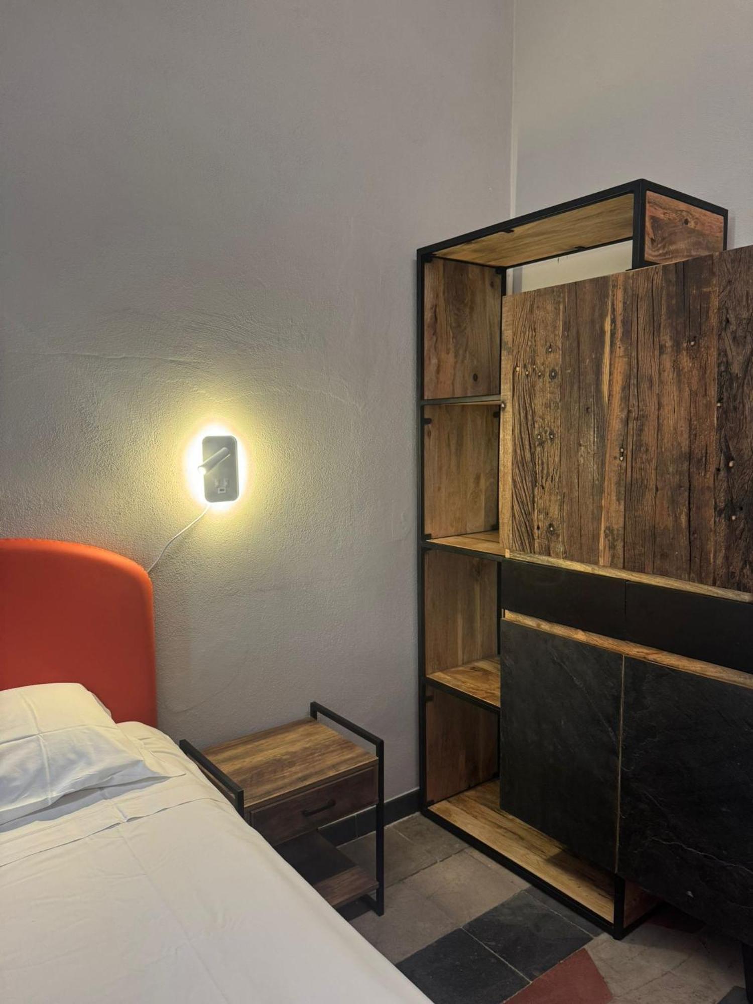 Хостел Borgo Ripa Urban Travel Рим Экстерьер фото
