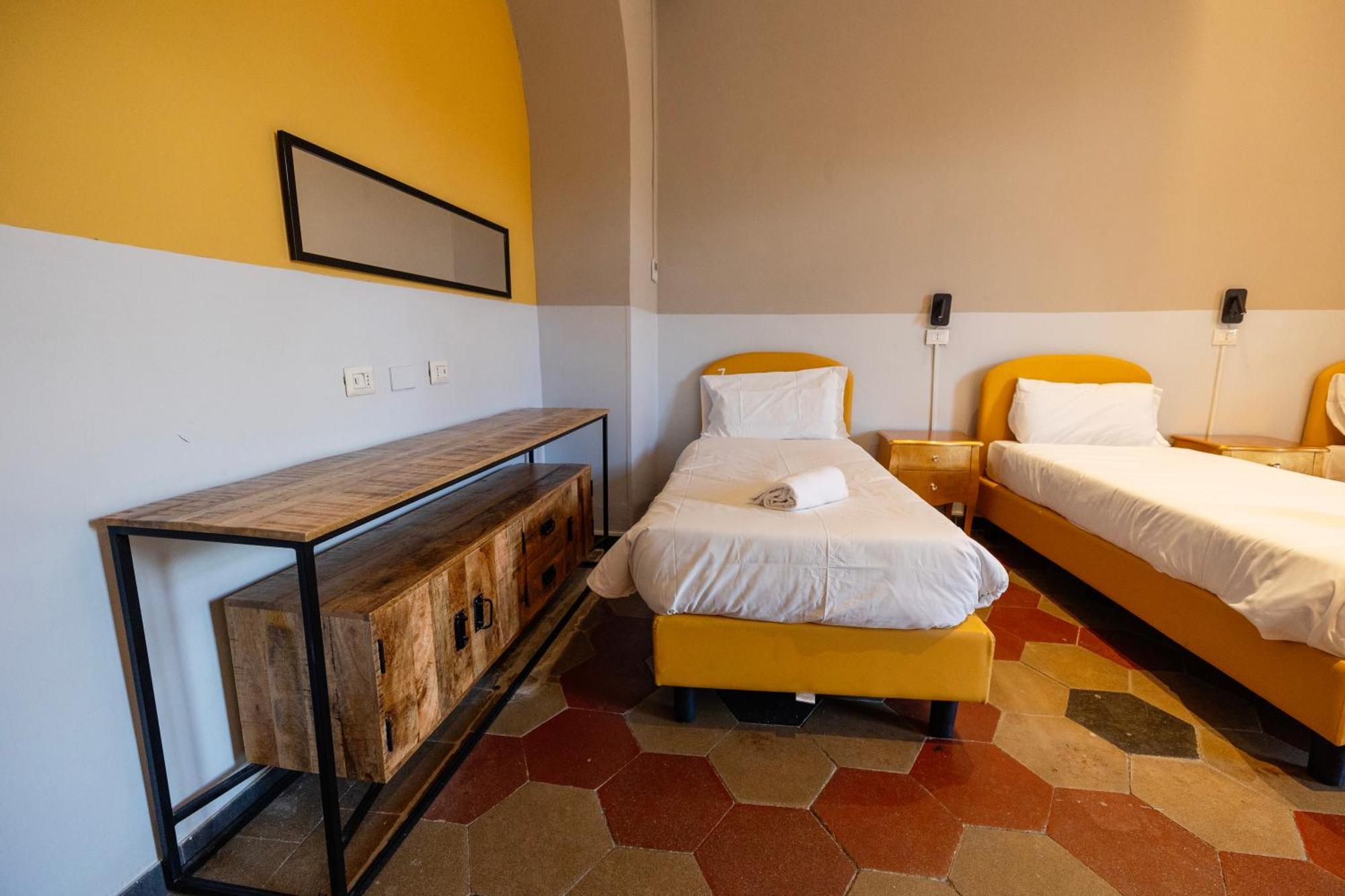 Хостел Borgo Ripa Urban Travel Рим Экстерьер фото