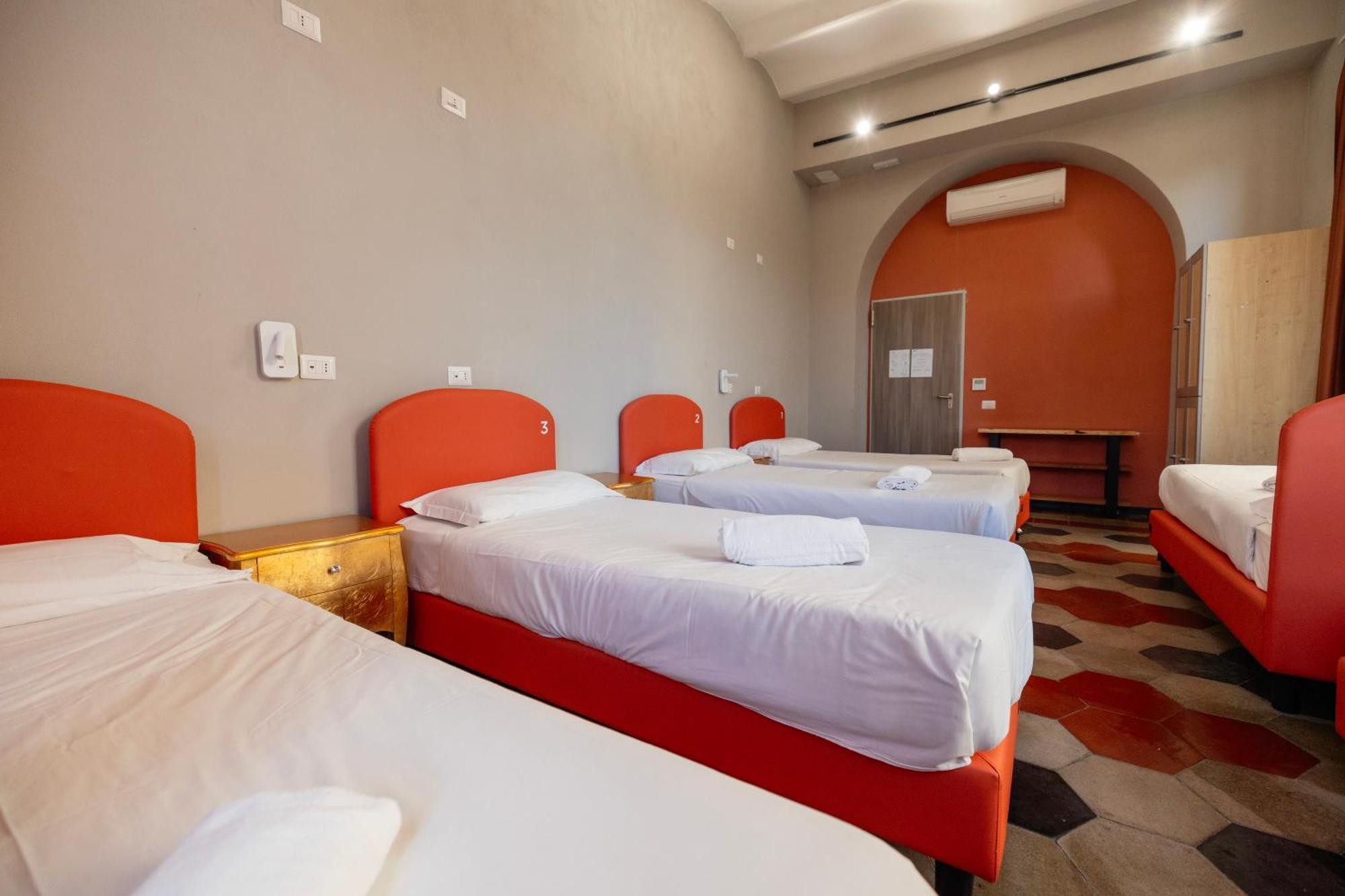 Хостел Borgo Ripa Urban Travel Рим Экстерьер фото