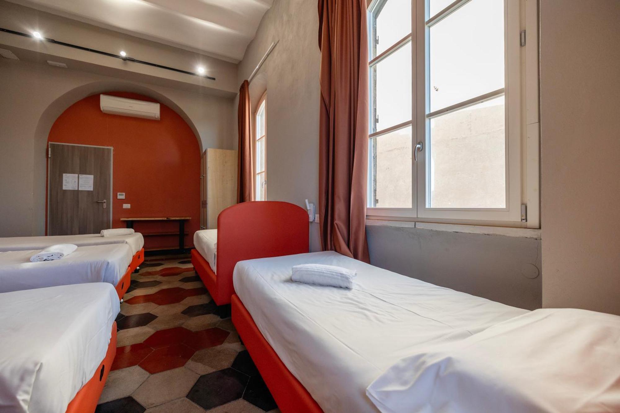 Хостел Borgo Ripa Urban Travel Рим Экстерьер фото